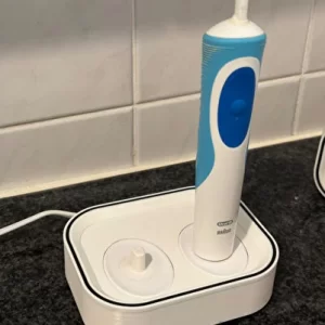 Devotech Çift Diş Fırçası Şarj Cihazı Tutucusu – Modern Tasarım
